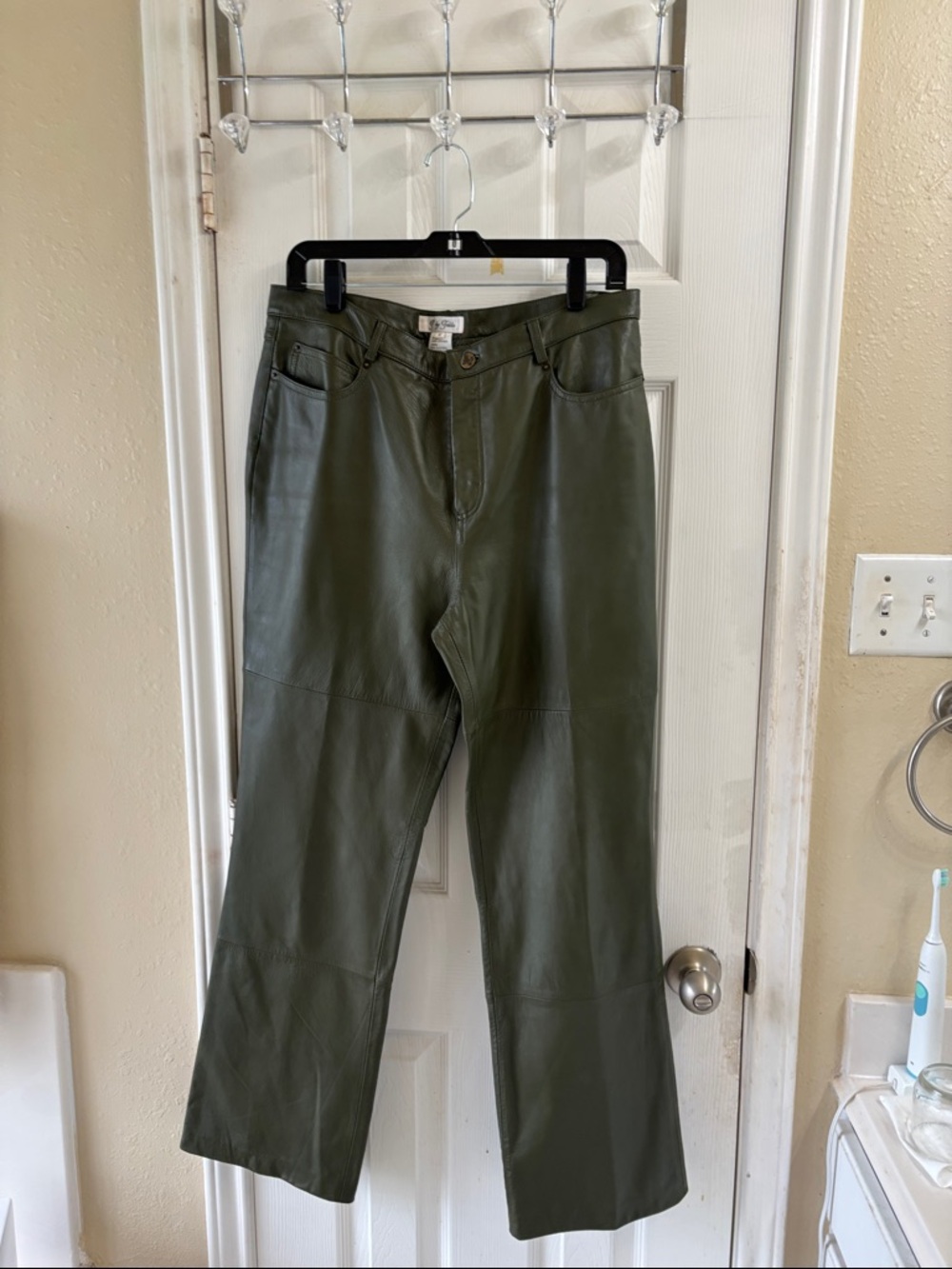 Z by Zelda Olive Lamb Leather Trousers - Size 12. Fully lined. EUC